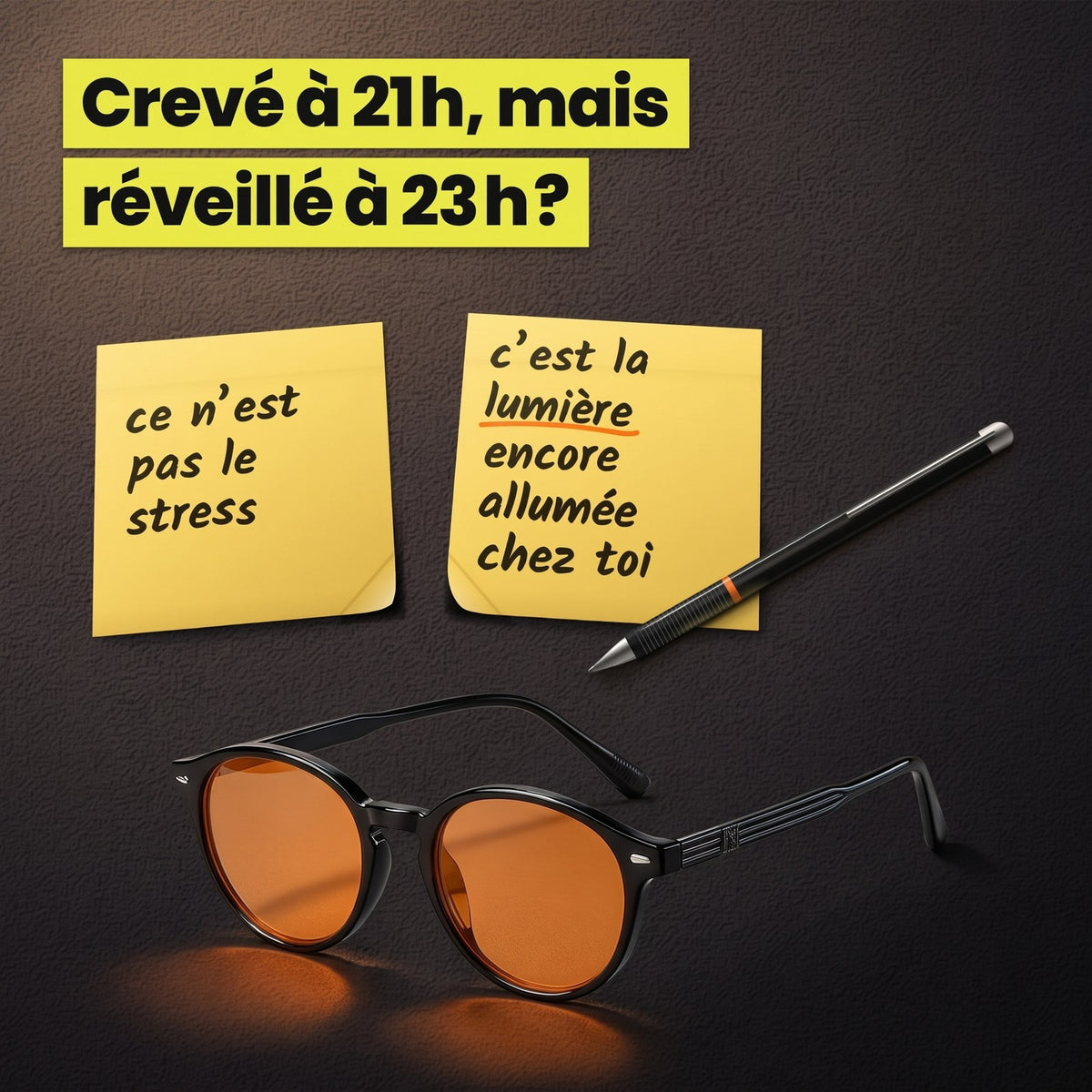 Lunettes moodim sur un bureau avec deux post-it